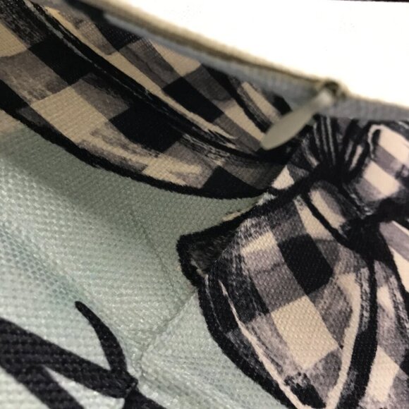 NWOT Pillow Cover "Believe, Noel, Christmas" Burlap look fits 16"x16" pillow - Picture 3 of 7